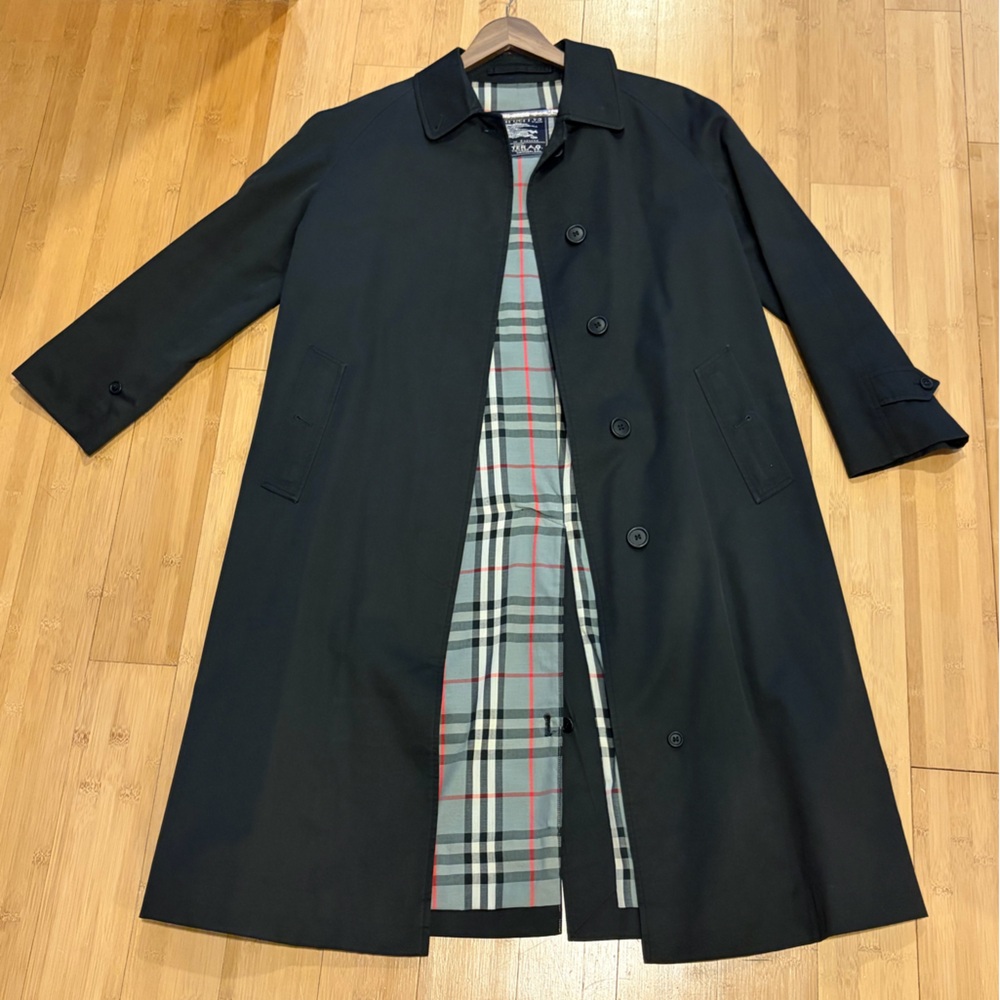 Burberry Black Trench Coat with Plaid Lining
